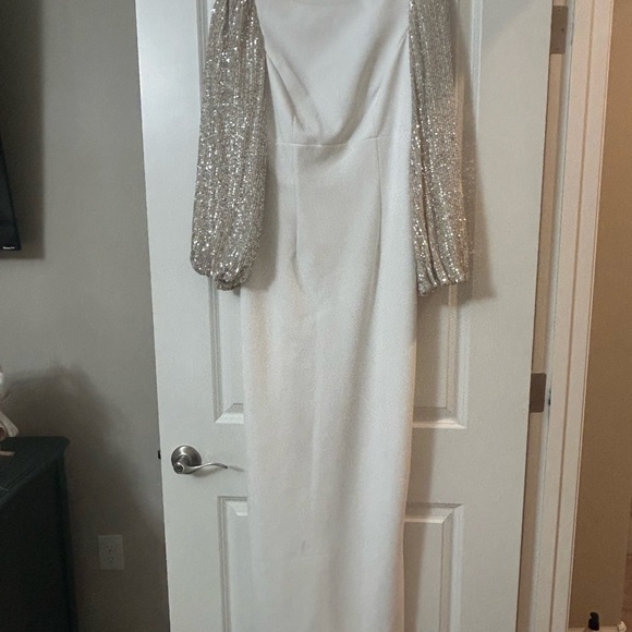 Eliza J gown, with gold sequin sleeves - Picture 6 of 6